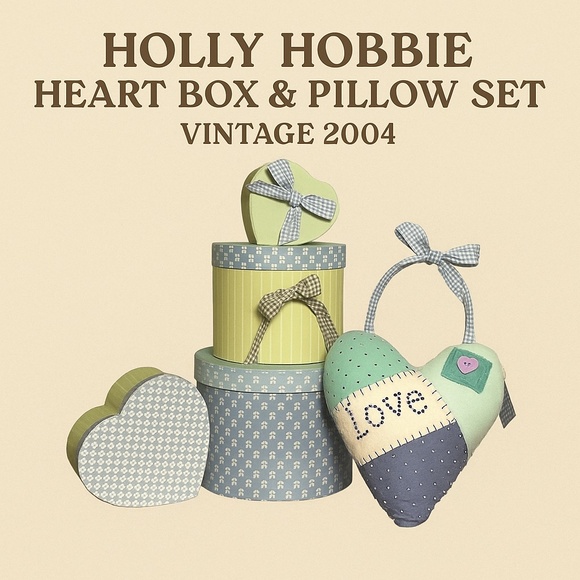 HOLLY HOBBIE Vintage  2004 Stackable Heart Boxes and Hanging "Love" Pillow Set - Picture 1 of 16